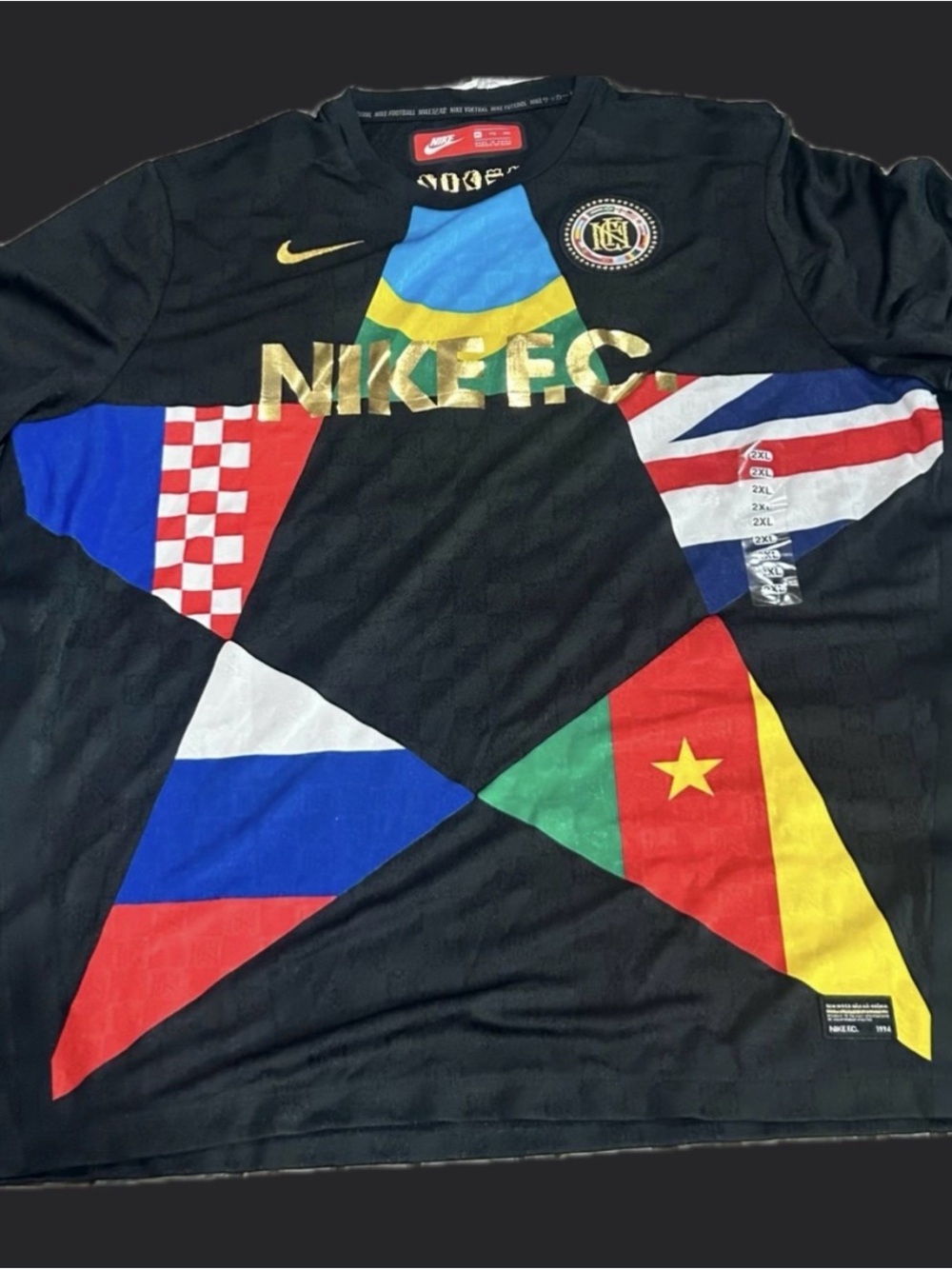 Nike F.C. Men's XXL World Flags Soccer Jersey | NWT Black Streetwear⁠